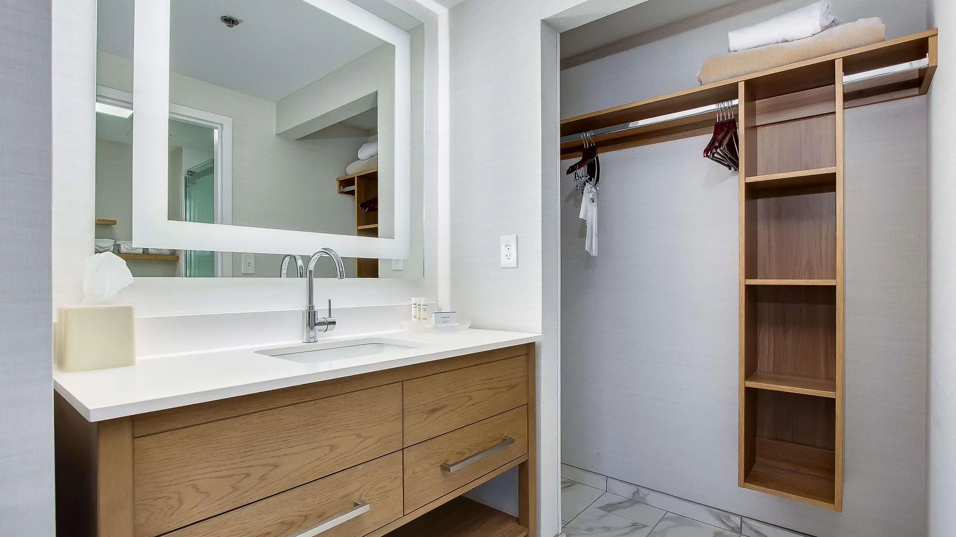 Homewood Suites By Hilton Louisville-East Hotel