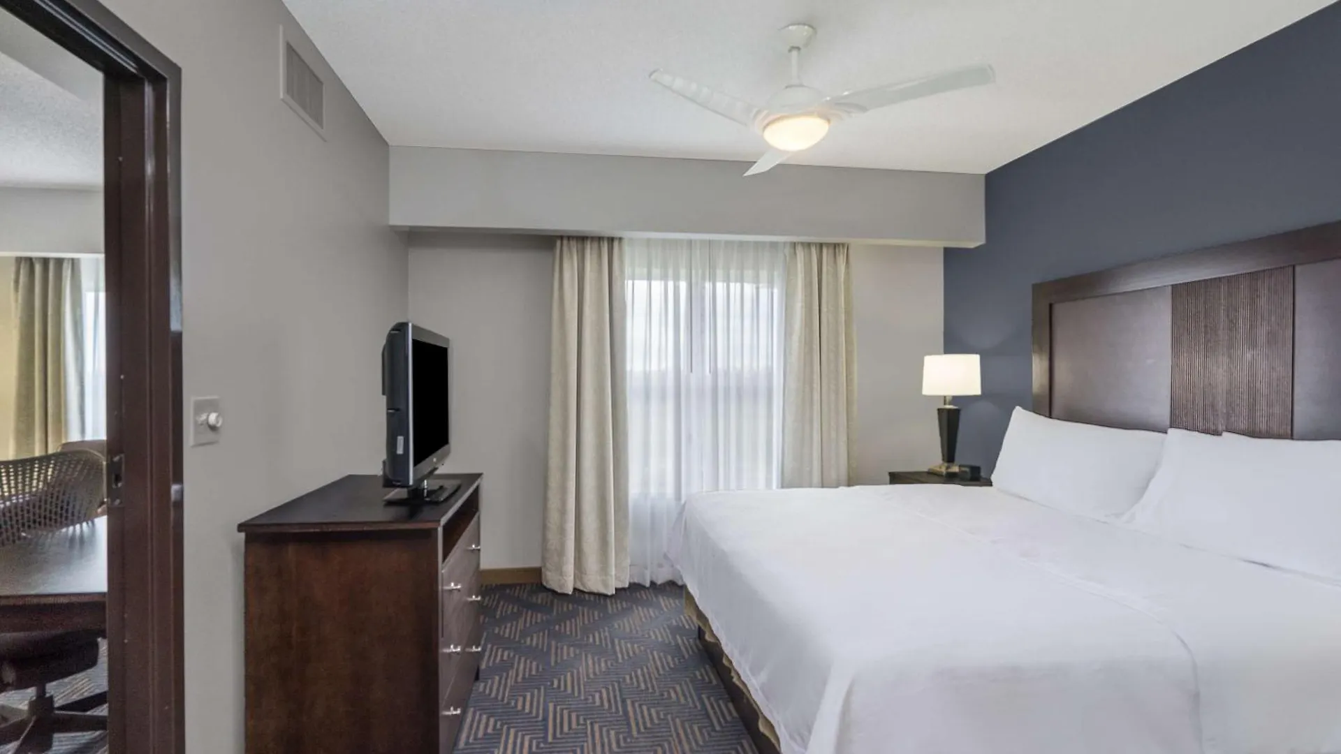 Homewood Suites By Hilton Louisville-East מלון